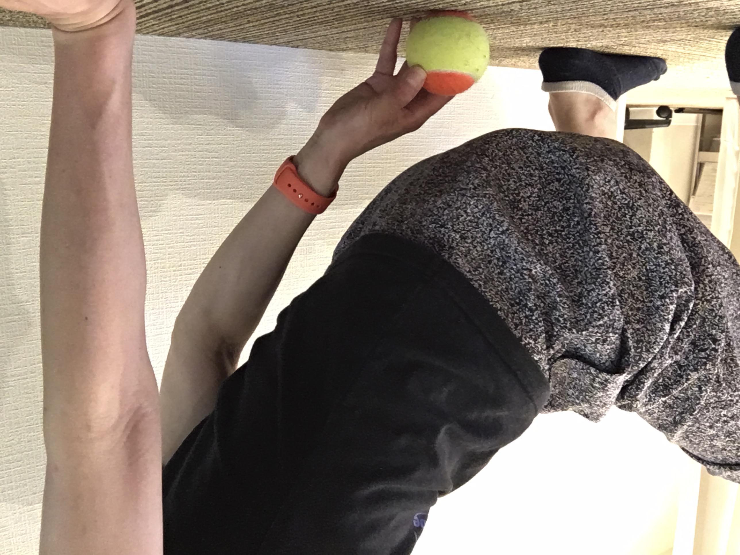 脚のしびれや腰痛に 簡単セルフケア ストレッチアップ福岡店 ストレッチアップ 定額制のストレッチ専門店